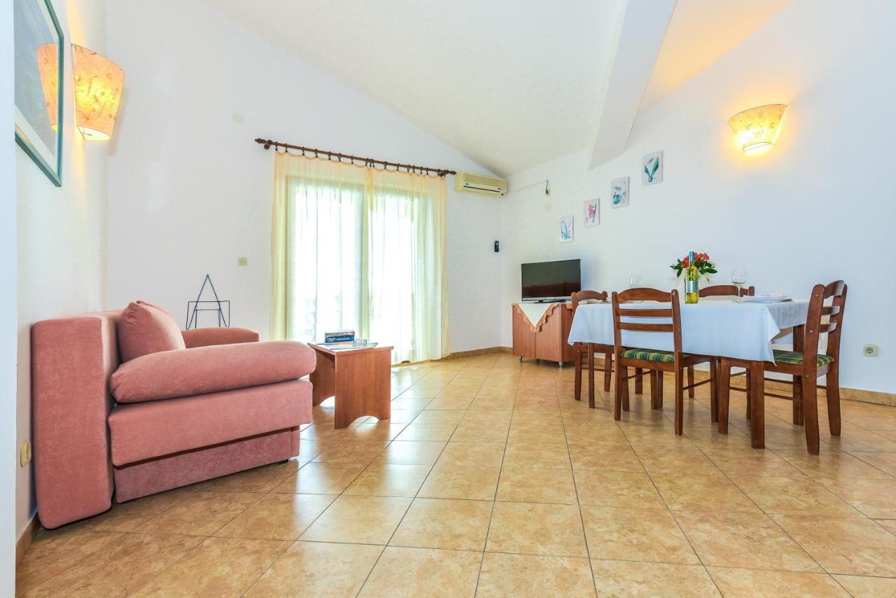 Apartments Adria Biograd Na Moru Bagian luar foto