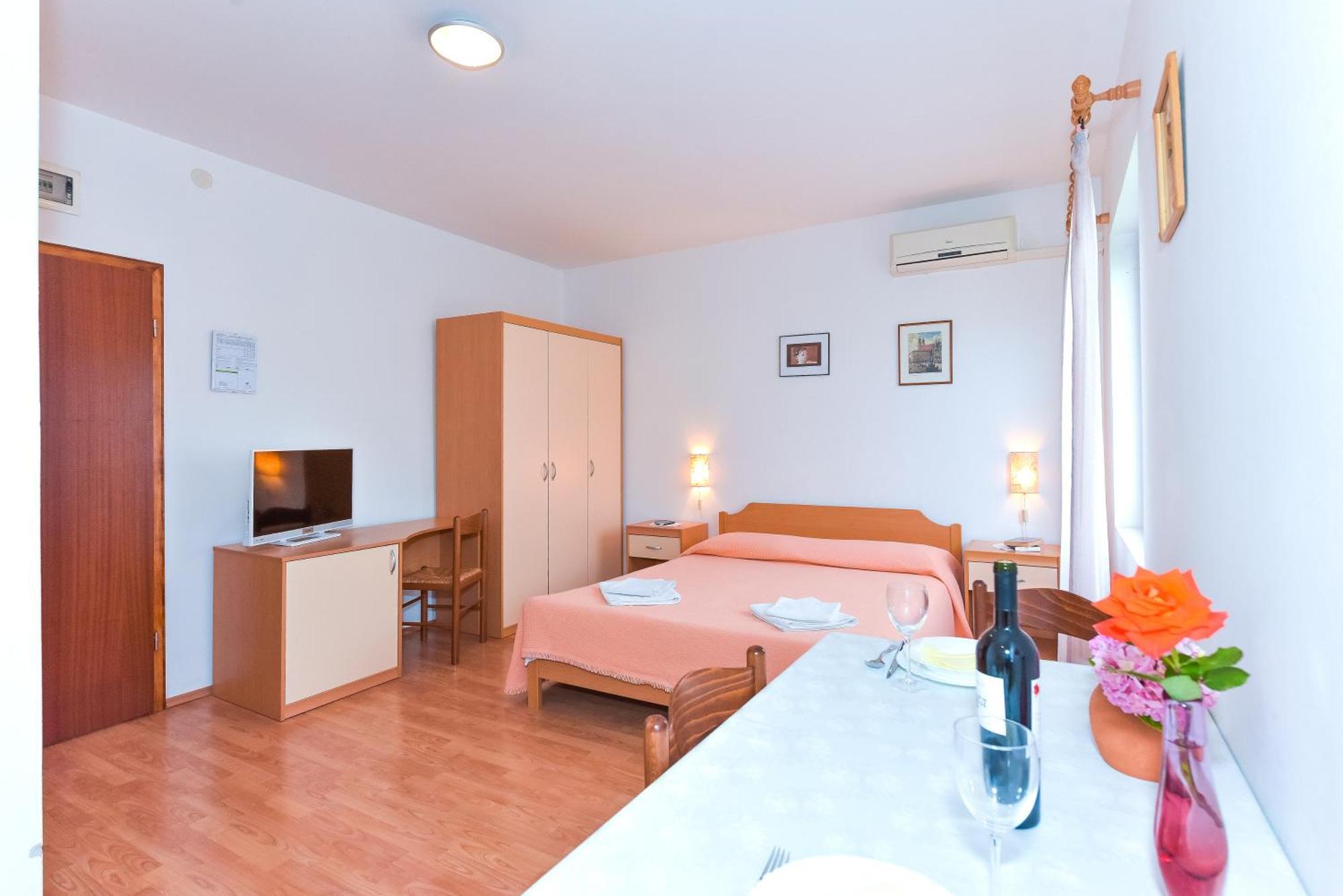 Apartments Adria Biograd Na Moru Ruang foto